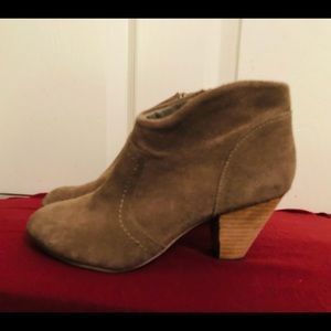 Ankle boots suede